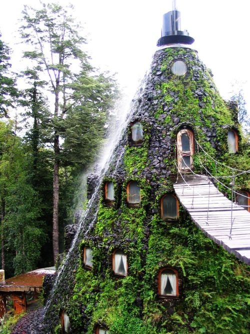 16 Unusual Houses Around the World