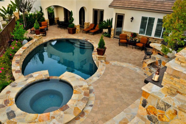 25 Ideas for Decorating Backyard Pools -