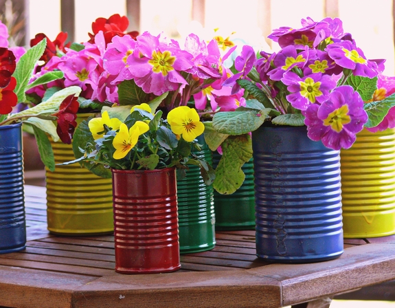 Can flower pots DIY: Turn Old Things Into Beautiful Flower Pots and Planters