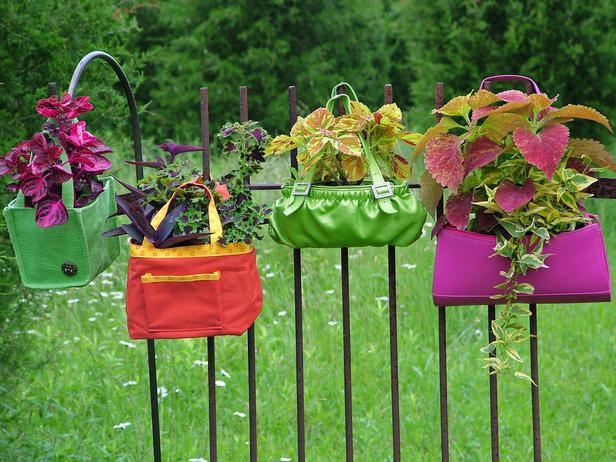 old purse flower pot DIY: Turn Old Things Into Beautiful Flower Pots and Planters
