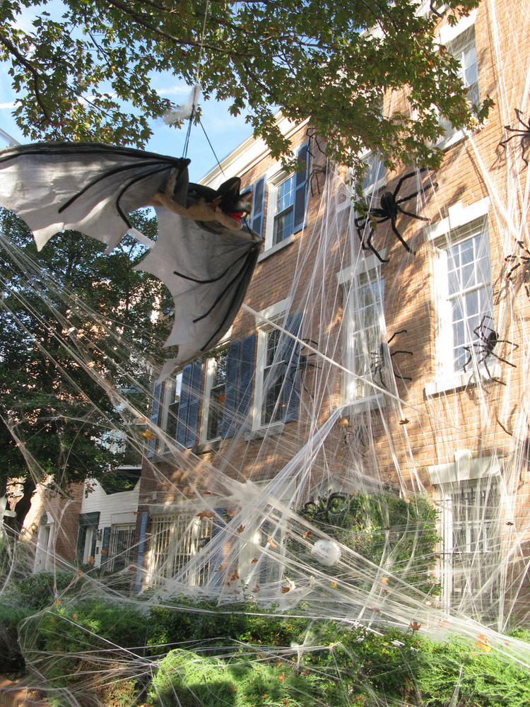 halloween spider decorations outdoor decoration spooky diy web webs yard spiders homemade awesome astounding must decor scary lawn spiderweb topdreamer