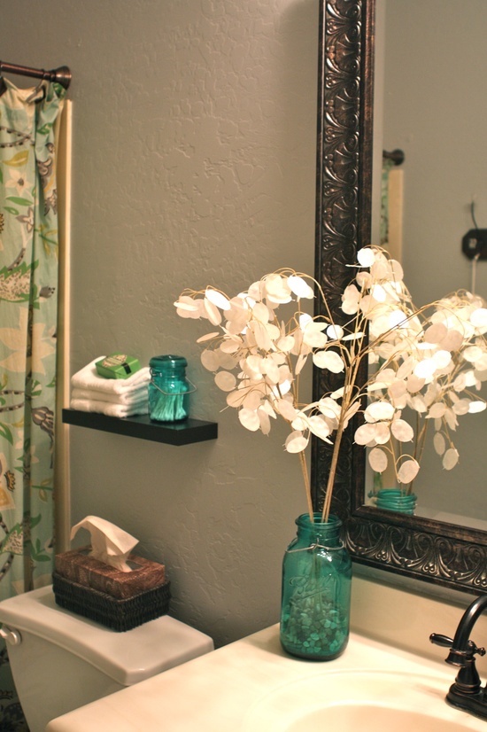 20 practical and decorative bathroom ideas