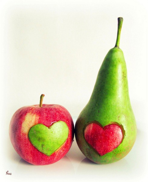 fruits fruit food pear apple hearts love decoration green red 490x600 Interesting And Creative Food Decoration Ideas