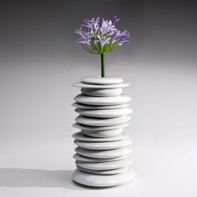 vase design image 05 634x634 Out of The Ordinary 18 Creative Flower Vases Designs
