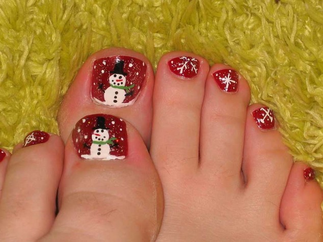 Christmas Toe Nail Designs 634x475 28 Creative Christmas Nail Designs