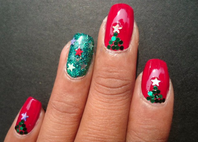 Pictures of Christmas Nail Designs 634x455 28 Creative Christmas Nail Designs