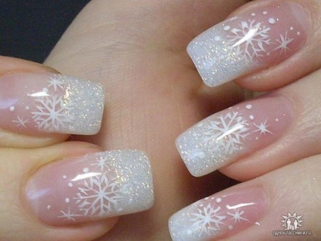 nail+trends3 28 Creative Christmas Nail Designs