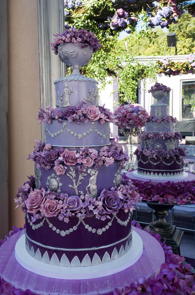Hey Brides!! This post is for you to help you to choose easy a wedding cake. And if your favorite color is purple you are in the right place - below I prepare f