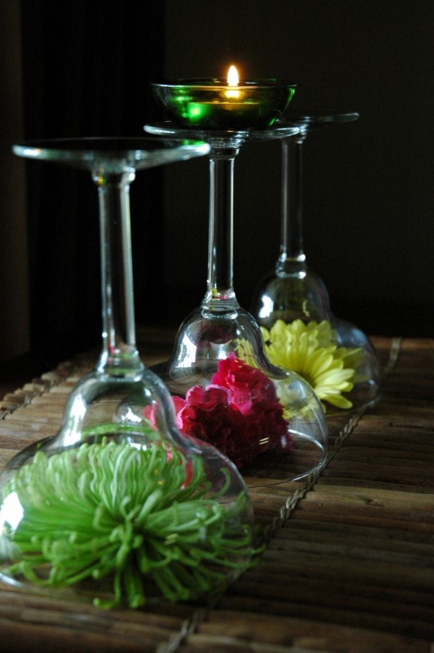 22 Interesting DIY Wine Glass Centerpieces
