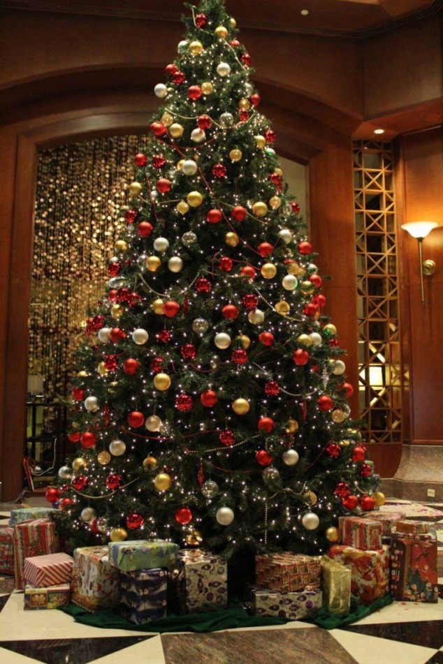 21 Incredible Christmas Tree Decorations
