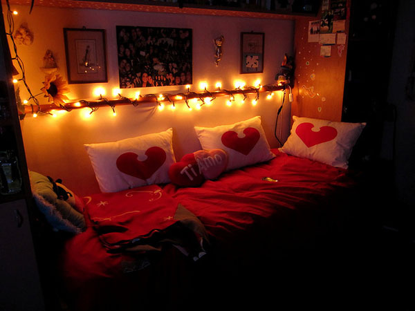 romantic bedroom valentines valentine decorations decorate lighting decor romantically decoration bed decorating dinner candles bedrooms petals wine traditional lights table