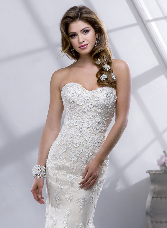 20 Stunning Wedding Gowns For Spring Wedding 