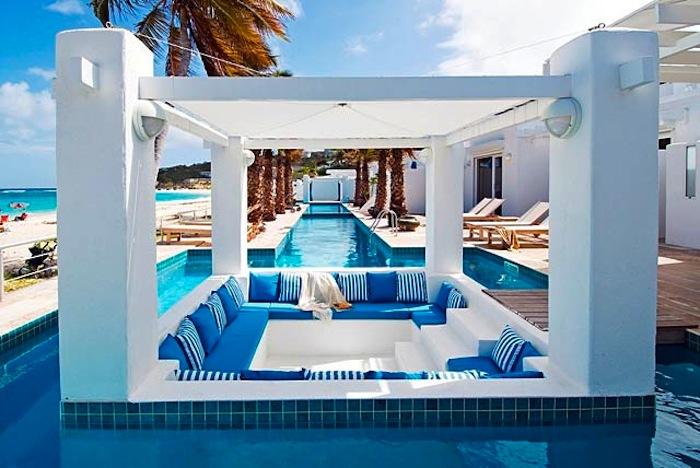 Sunken Sitting Area Designs In The Pool For Your Utmost Relaxation