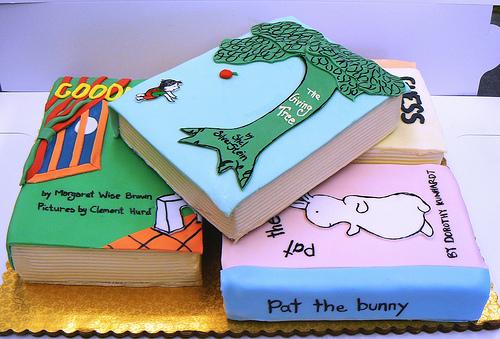 16 Creative Book Cake Designs