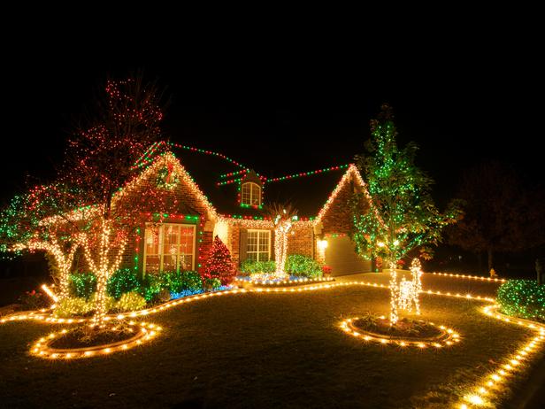 20 Mesmerizing Outdoor Christmas Lighting Ideas