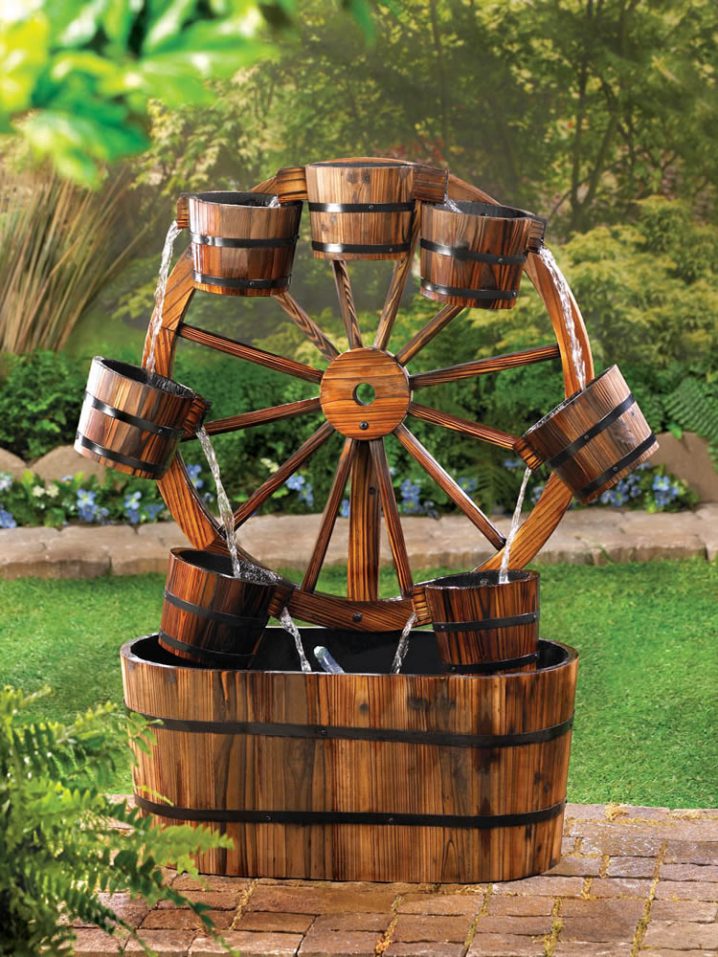 Amazing Wagon Wheel Garden Decorations That Will Surprise You