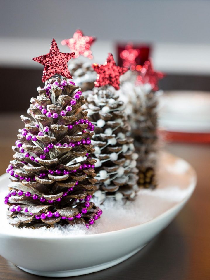 Beautiful Pine Cone Centerpieces You Can Make For Christmas