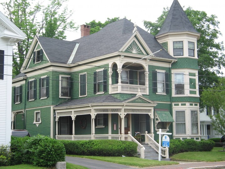 16 Beautiful Victorian  House  Designs 