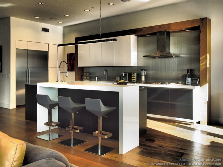 Modern Kitchens With Stainless Steel Backsplash Designs 