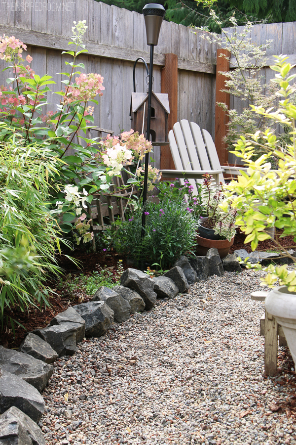 11 impressive garden edging ideas with pebbles and rocks