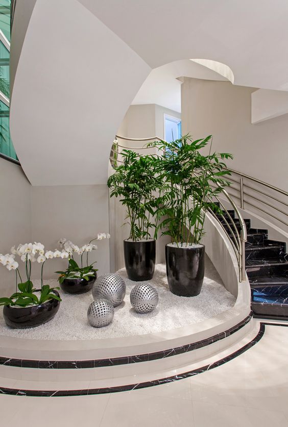 10 Vibrant Small Indoor Gardens Under the Stairs
