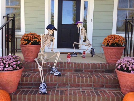 Fun Halloween Skeleton Decorations That Will Make You Laugh