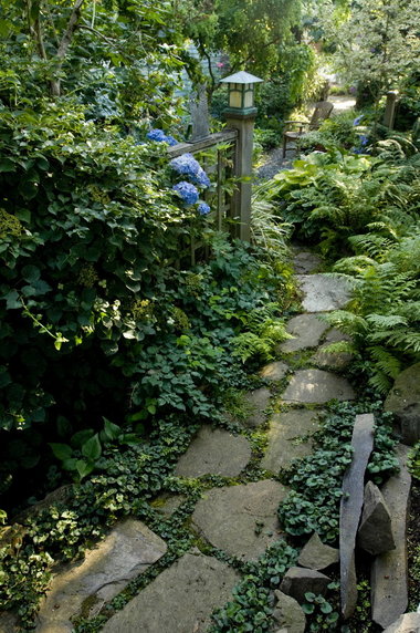 15 Impressive Ideas for Stone Pathways in Your Garden