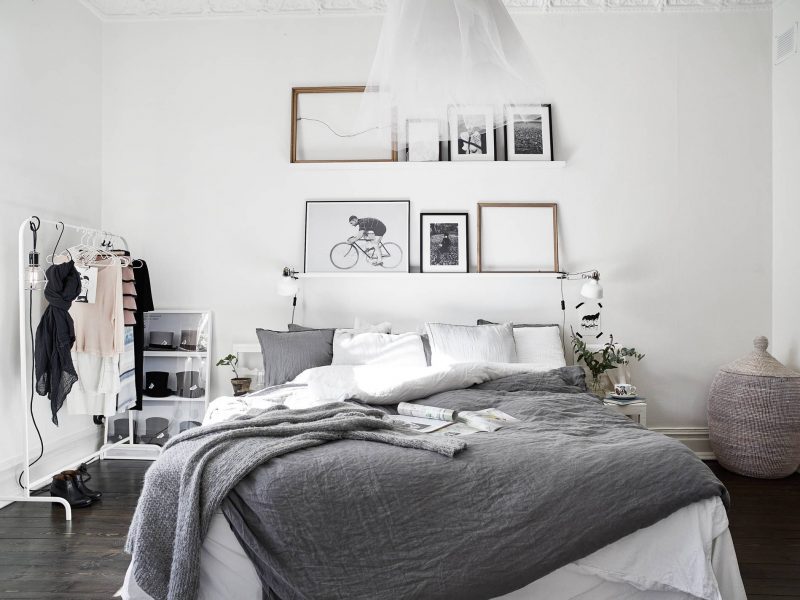 Splendid Above The Bed Decor Ideas For That Awkward Wall