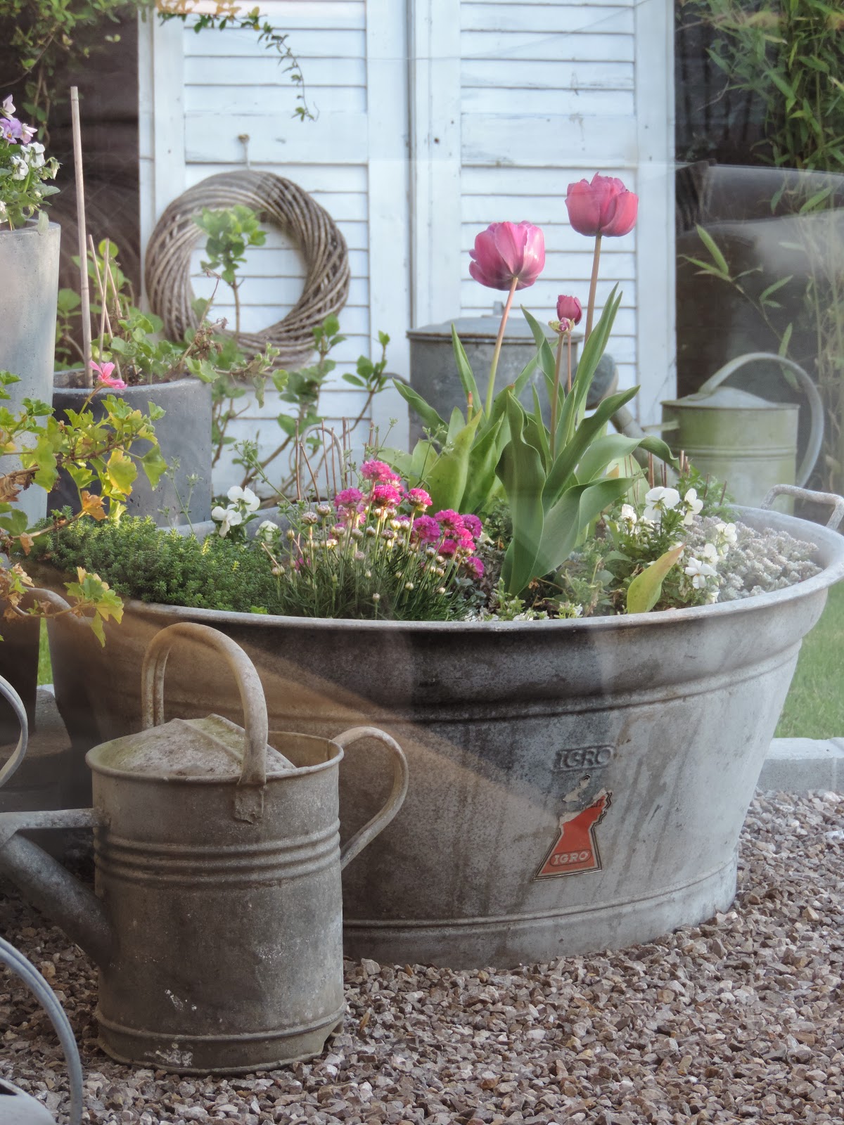 Repurposed Garden Decor Ideas For The DIY Enthusiasts